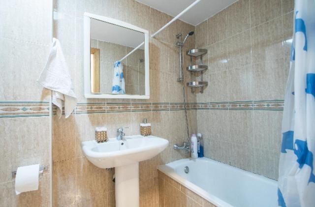 Central Market Guestrooms Аликанте Екстериор снимка