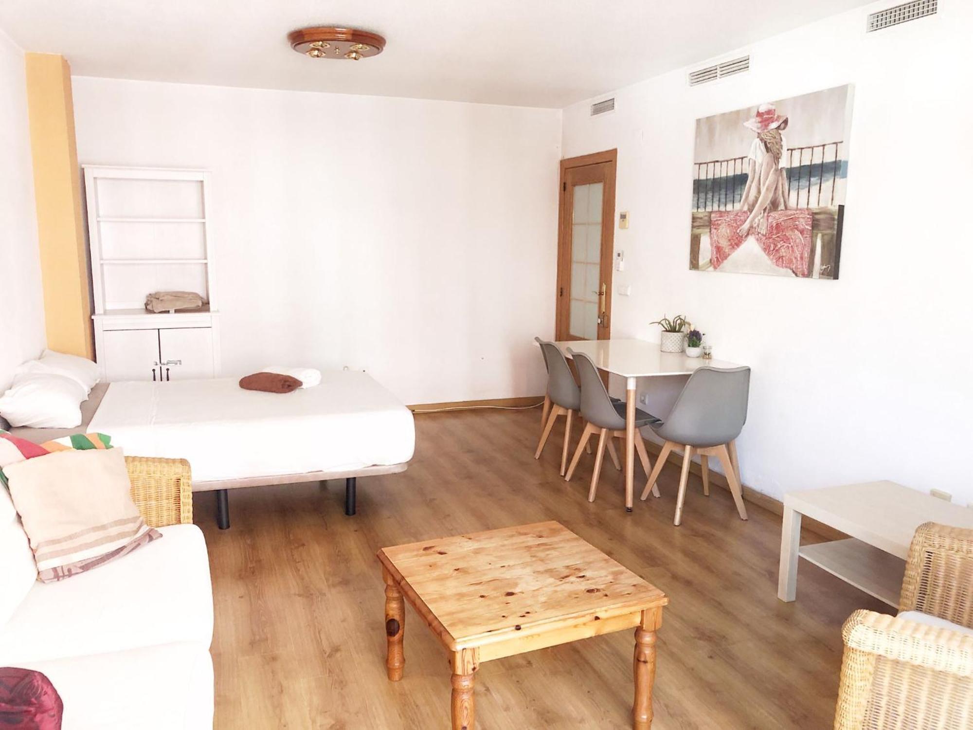 Central Market Guestrooms Аликанте Екстериор снимка